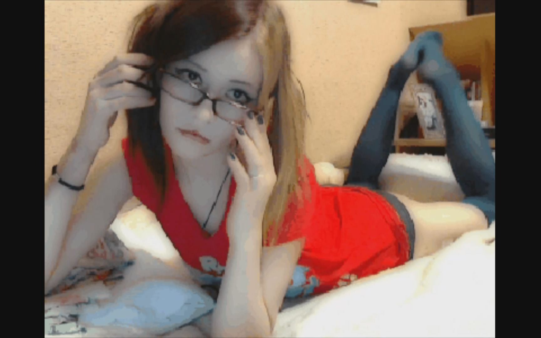 Русская зрелая леди с рыжими волосами и домашняя мастурбация на вебкамеру
