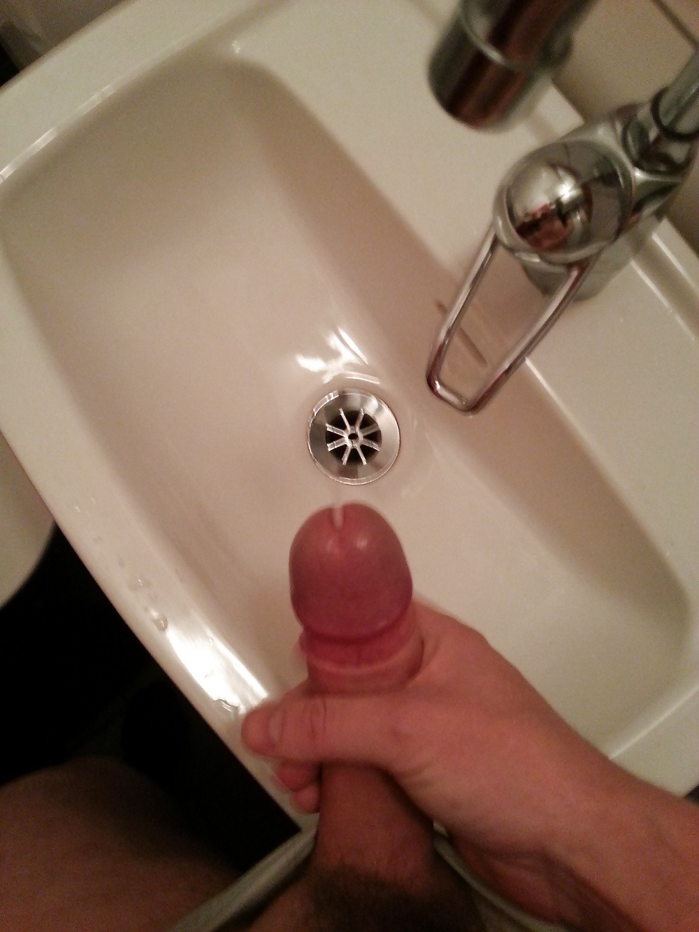 в мужском туалете дрочка фото 39