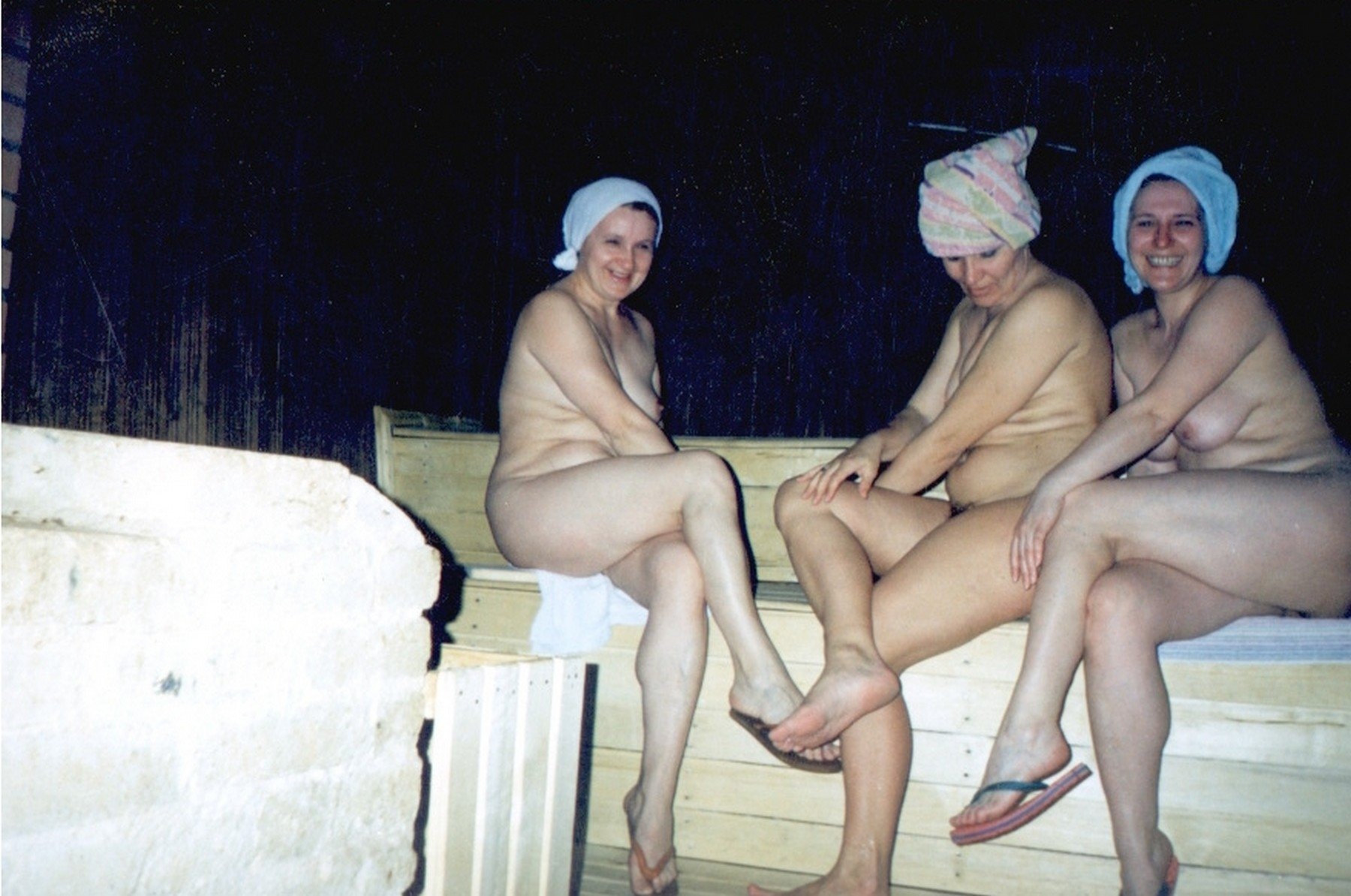 Пожилые женщины в бане (73 фото)