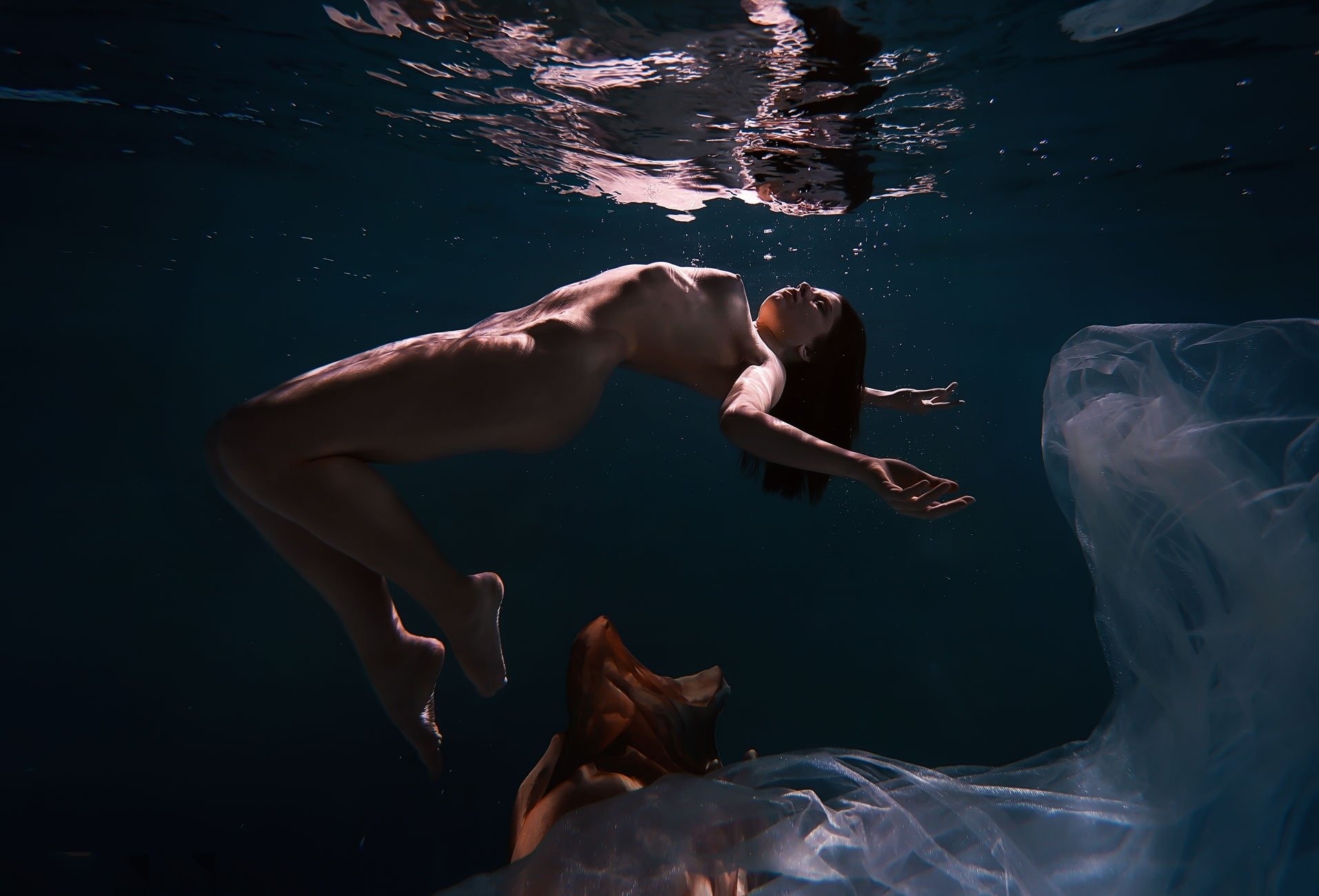 Порно подводная съемка голых девок