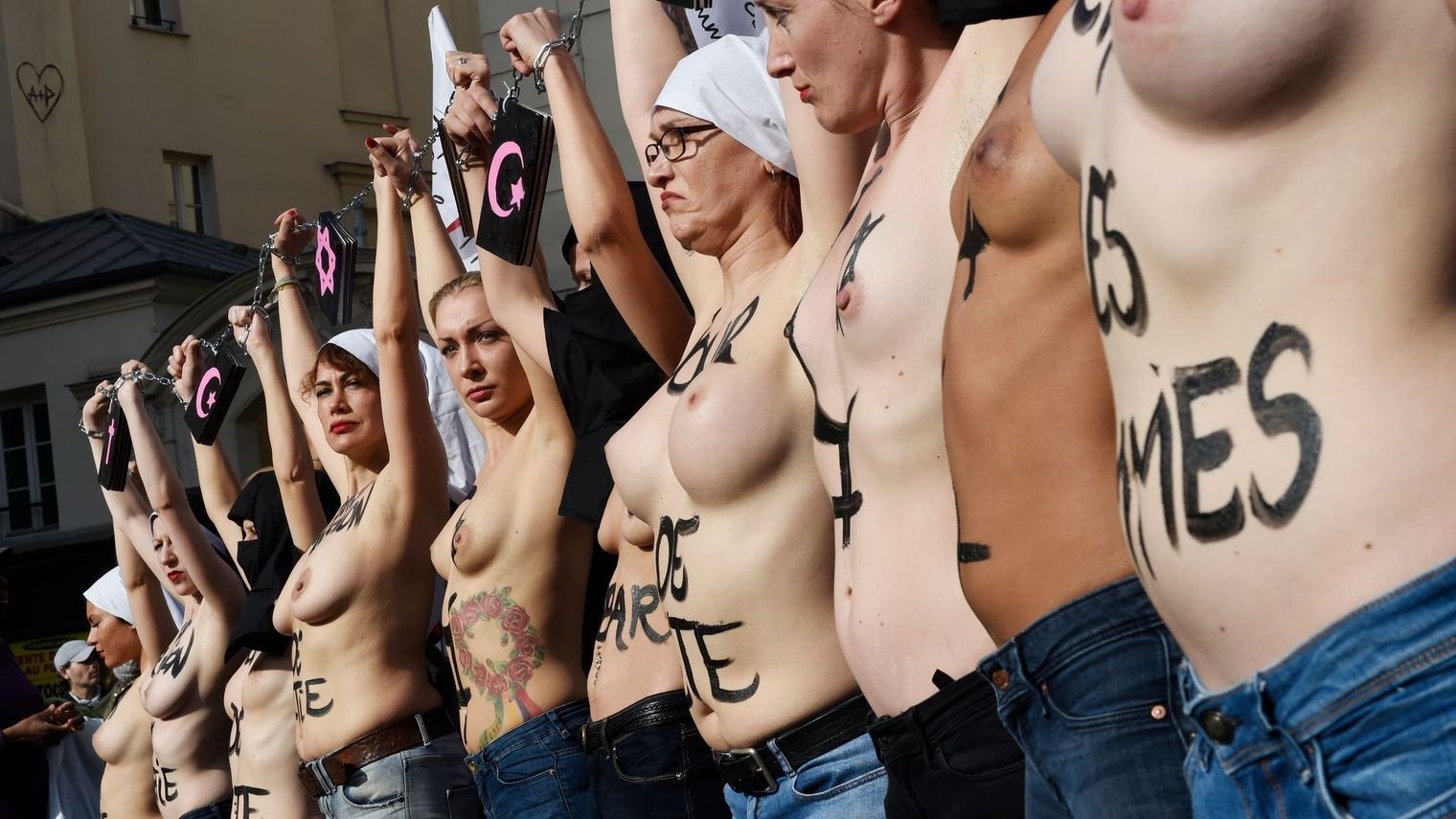 фото голых украинских феминисток