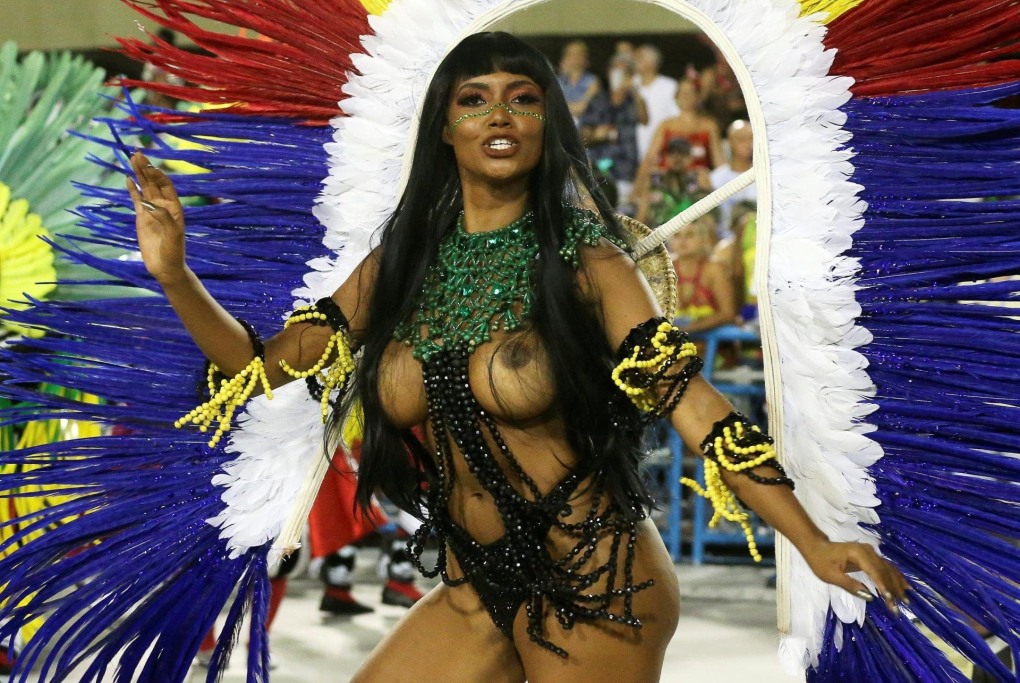 Голые танцовщицы на бразильском карнавале (51 фото)