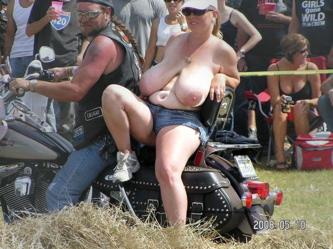 баба голая на мотоцикле видео фото 115