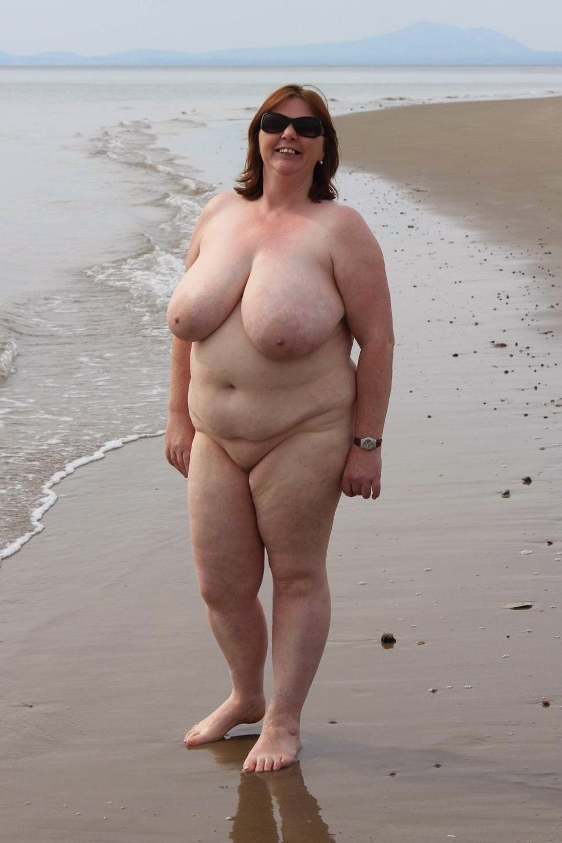 Голые полные женщины на пляже (56 фото)