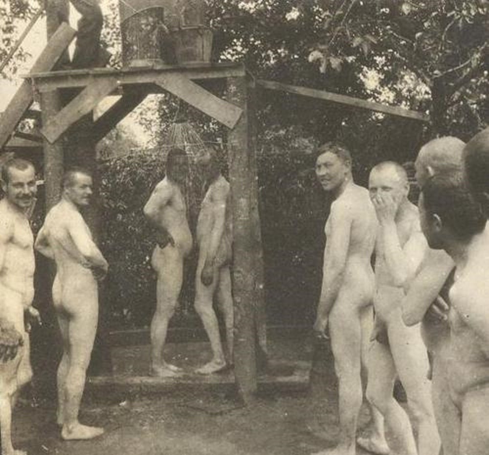 голый женщины в концлагере фото 25